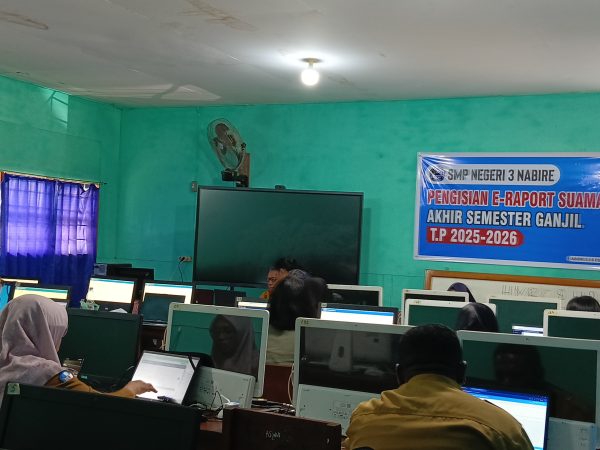 SMP Negeri 3 Mulai Uji Coba Pengisian E-Rapor Tahun 2025 Nabire.